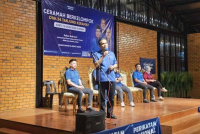 Radzi ketika berucap pada majlis Ceramah Berkelompok DUN Tanjung Keramat di Putatan.
