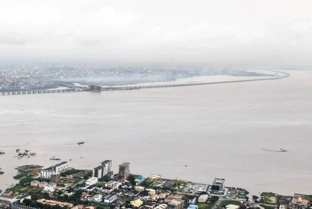 Agensi Pengurusan Kecemasan Negara (NEMA) dalam satu kenyataan berkata, bot berkenaan yang membawa lebih 50 penumpang ke sebuah pasar telah karam pada pagi Ahad.