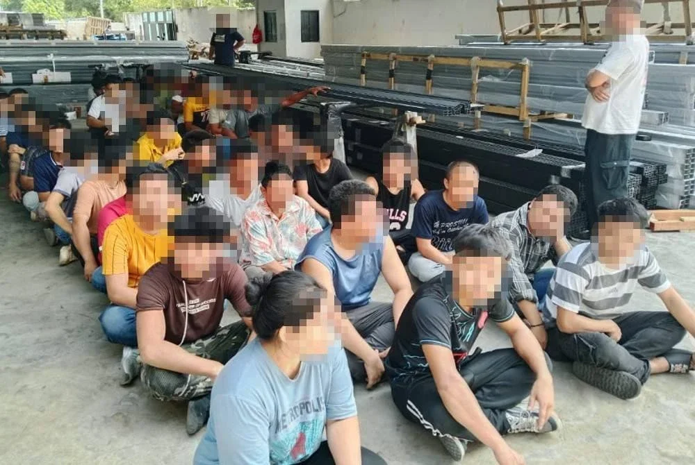 Kesemua individu warga asing ditahan untuk pemeriksaan lanjut dalam serbuan pada Selasa.