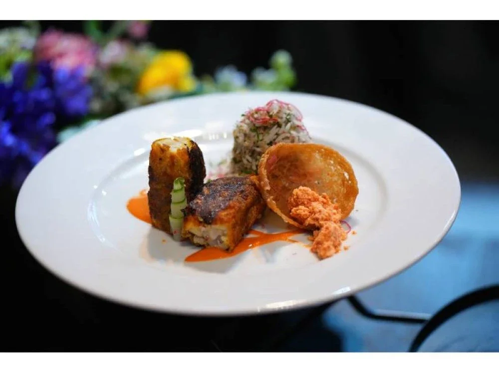 Nasi Ulam Utara Bersama Ikan Bakar dan Sambal Kelapa. 