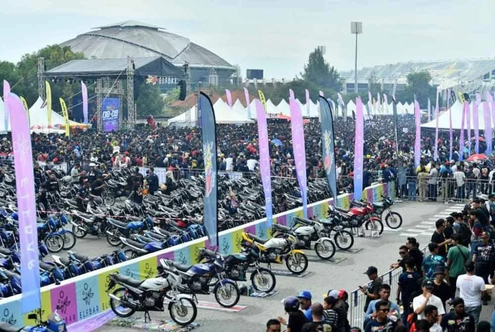 Suasana Himpunan RXZ Members 5.0 sebelum ini yang berlangsung Litar Permotoran Terengganu, Kompleks Sukan Gong Badak di Kuala Nerus Foto: UPDI