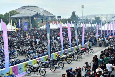 Suasana Himpunan RXZ Members 5.0 sebelum ini yang berlangsung Litar Permotoran Terengganu, Kompleks Sukan Gong Badak di Kuala Nerus Foto: UPDI