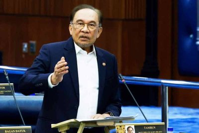 Perdana Menteri yang juga Menteri Kewangan Datuk Seri Anwar Ibrahim pada sesi menjawab pertanyaan-pertanyaan menteri ketika Mesyuarat Kedua, Penggal Keempat Parlimen ke-15 Dewan Rakyat di Bangunan Parlimen hari ini. Foto Bernama