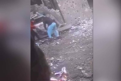 Kanak-kanak itu segera di bawa ke hospital. Agensi