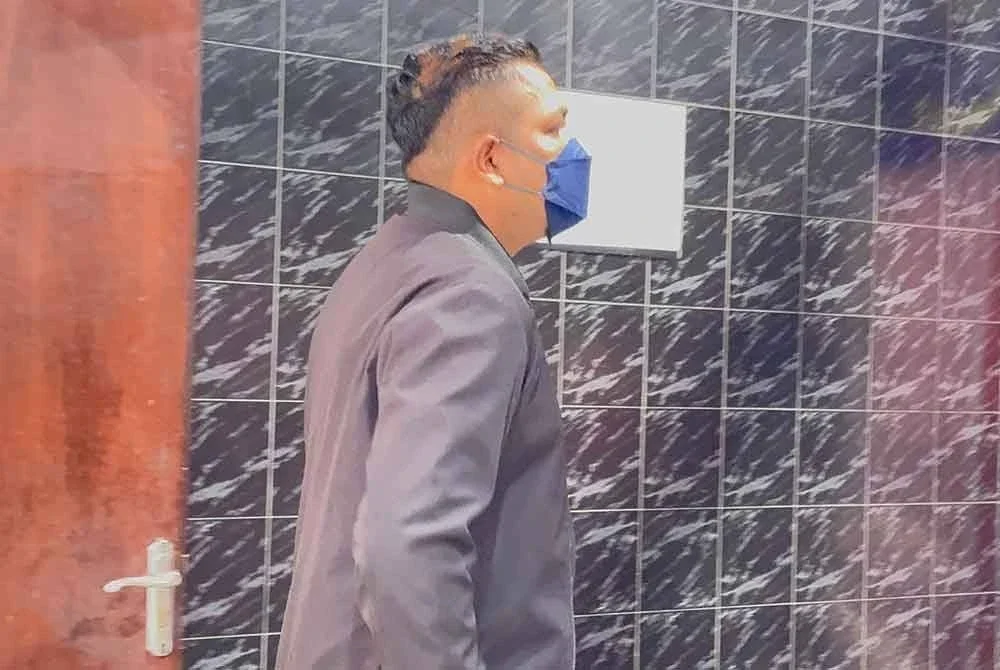 Tertuduh hadir ke Mahkamah Sesyen Khas Rasuah Butterworth bagi menghadapi dua pertuduhan pada Rabu.