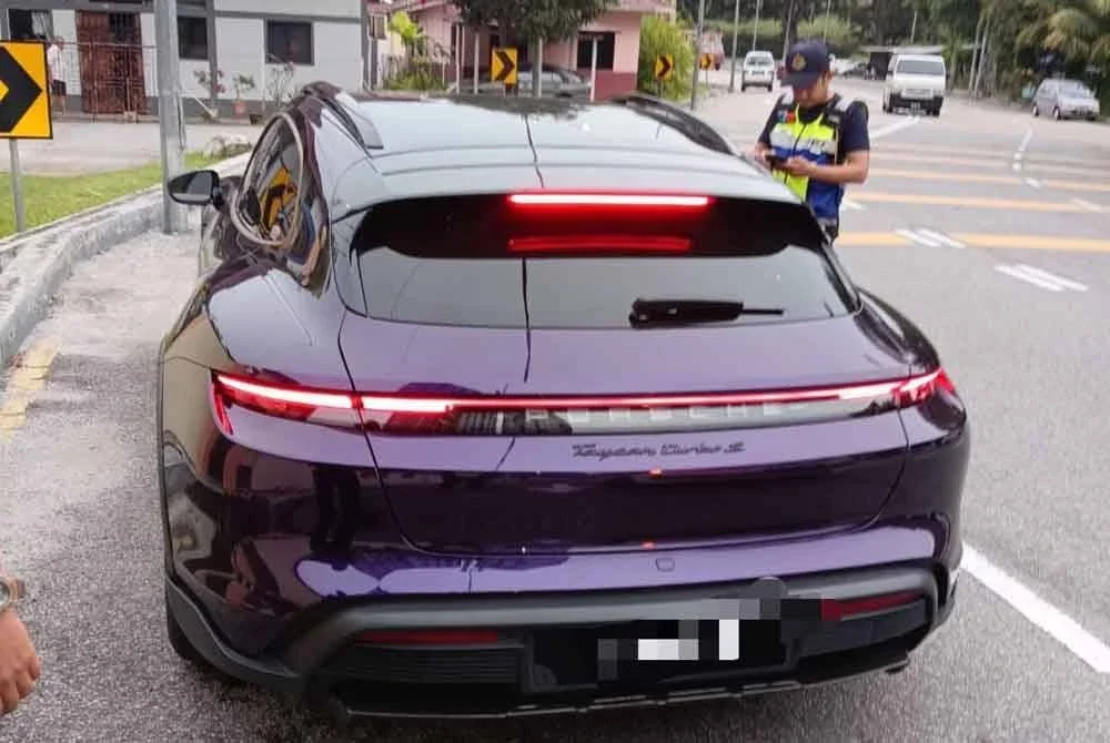 Porsche disita selepas LKM tidak diperbaharui sejak setahun lalu.