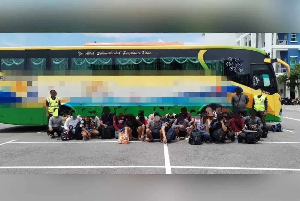 Dalam serbuan kira-kira jam 6.30 pagi itu, pemandu bas berusia 37 tahun ditahan bersama 34 lelaki dan dua wanita warganegara Myanmar.
Foto: PGA