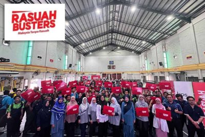 Penganjur bersama warga pendidik dan pelajar SMK Sultan Salahuddin Abdul Aziz Shah, Seksyen 2 Shah Alam.
