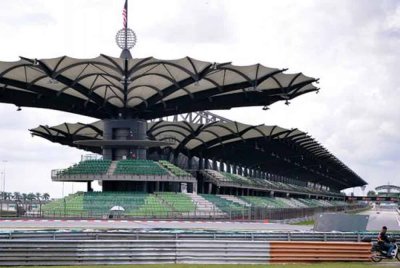 LITAR Antarabangsa Sepang (SIC) menegaskan semula bahawa tumpuan ketika ini adalah untuk memastikan penganjuran MotoGP Malaysia diteruskan hingga selepas 2026 dan bukannya kemungkinan untuk mengembalikan Formula 1.