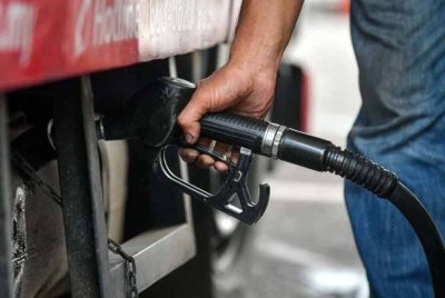Harga runcit diesel di Semenanjung Malaysia turun lima sen kepada RM2.85 seliter bagi tempoh seminggu bermula esok.