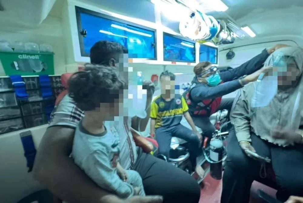 Lima beranak mangsa kebakaran dikejarkan ke HTJ.