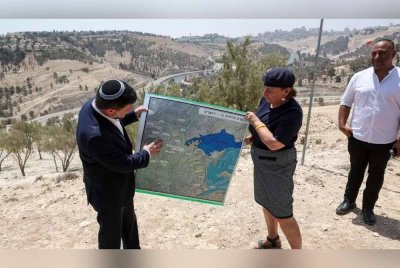 Menteri Kewangan Israe,l Bezalel Smotrich mengumumkan rancangan untuk 3,400 rumah di kawasan E1 minggu lepas. Foto Reuters