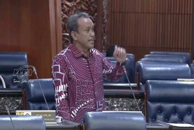Datuk Mohd Isam Mohd Isa (BN-Tampin) ketika persidangan Dewan Rakyat pada Khamis.