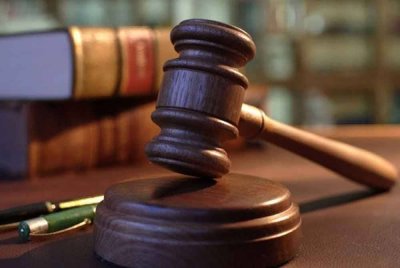 Tertuduh mengaku bersalah atas 12 pertuduhan pilihan menggunakan dokumen palsu untuk membuat tuntutan berjumlah lebih RM336,000. Gambar hiasan