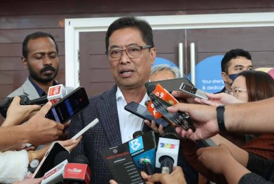 Azam Baki. Foto Bernama