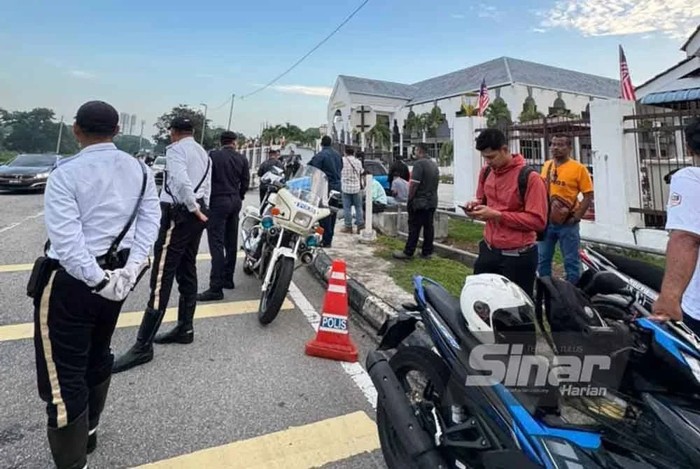 Keadaan semasa di pekarangan Kompleks Mahkamah Bukit Mertajam untuk pertuduhan Ketua Pemuda UMNO, Datuk Dr Muhamad Akmal Saleh yang akan dituduh di bawah Seksyen 505(b) Kanun Keseksaan.