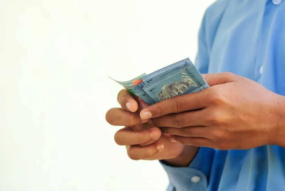 CABARAN seperti menunggu giliran panjang, menghadapi kekangan kewangan atau masalah kesihatan, semuanya merupakan ujian ALLAH SWT untuk menakar kesabaran hamba-NYA. -Foto: CANVA