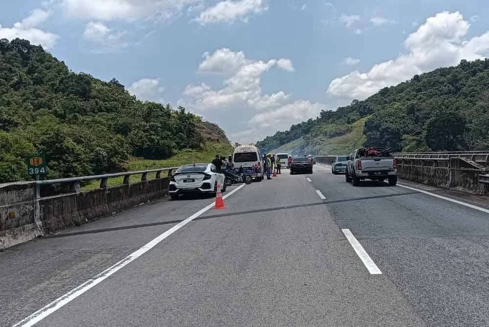 Lokasi kemalangan membabitkan seorang wanita yang menyertai himpunan RXZ Members 7.0 di LPT2 pada Jumaat.