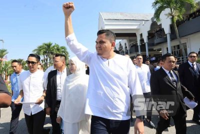 Ketua Pemuda UMNO, Datuk Dr Muhamad Akmal Saleh menegaskan beliau tidak sama sekali gentar berdepan pertuduhan di mahkamah berhubung isu Jalur Gemilang yang dikaitkan dengannya.