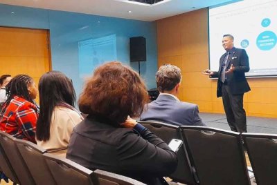 Mohamad Zamri semasa sesi pembentangan bertajuk Pemulihan Aset dalam Kes Pengubahan Wang Haram: Kajian Kes Skandal 1MDB yang berlangsung di The Westin Hotel Kuala Lumpur pada Khamis.