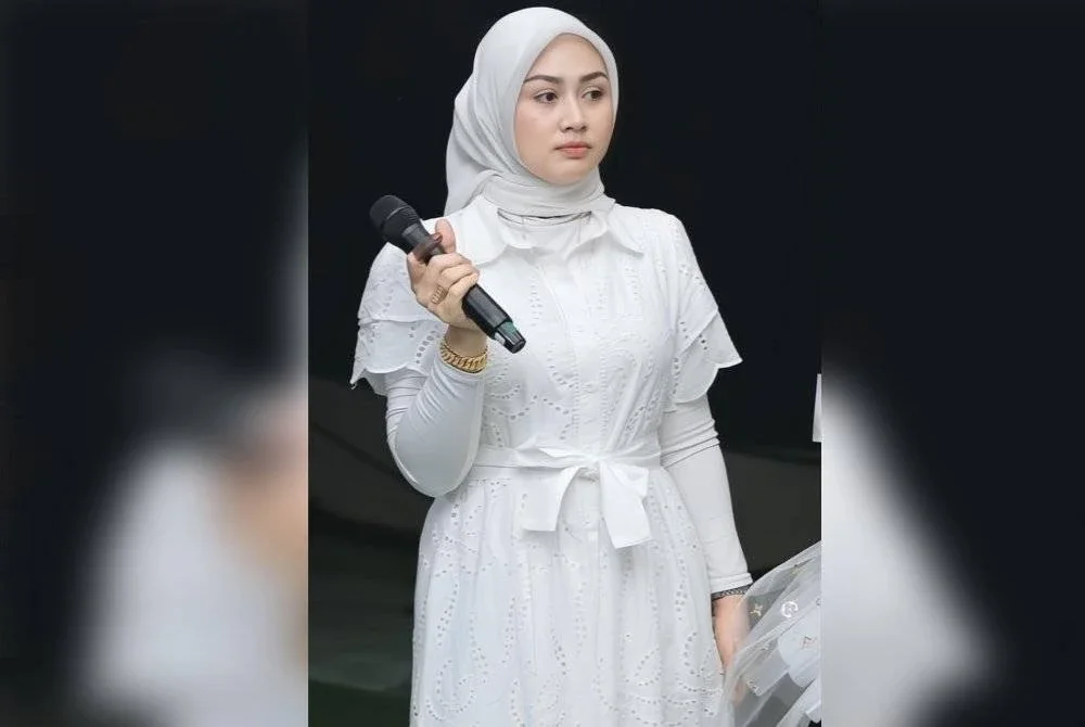 Eda Ezrin mengakui beliau belum bersedia untuk membuat persembahan di atas pentas.