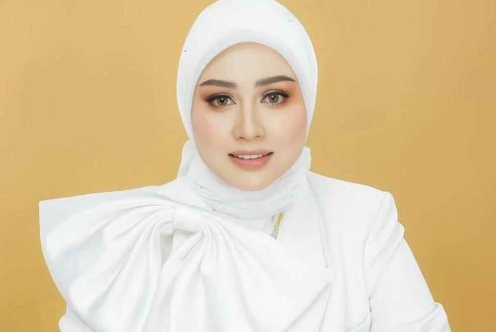 Rakaman vidoe muzik di Pantai Bisikan Bayu, Pasir Puteh itu merupakan penampilan pertama Eda Ezrin di depan khalayak selepas dibebaskan dari tahanan di Penjara Pusat Wilayah Narathiwat, Thailand pada 6 Ogos lalu.