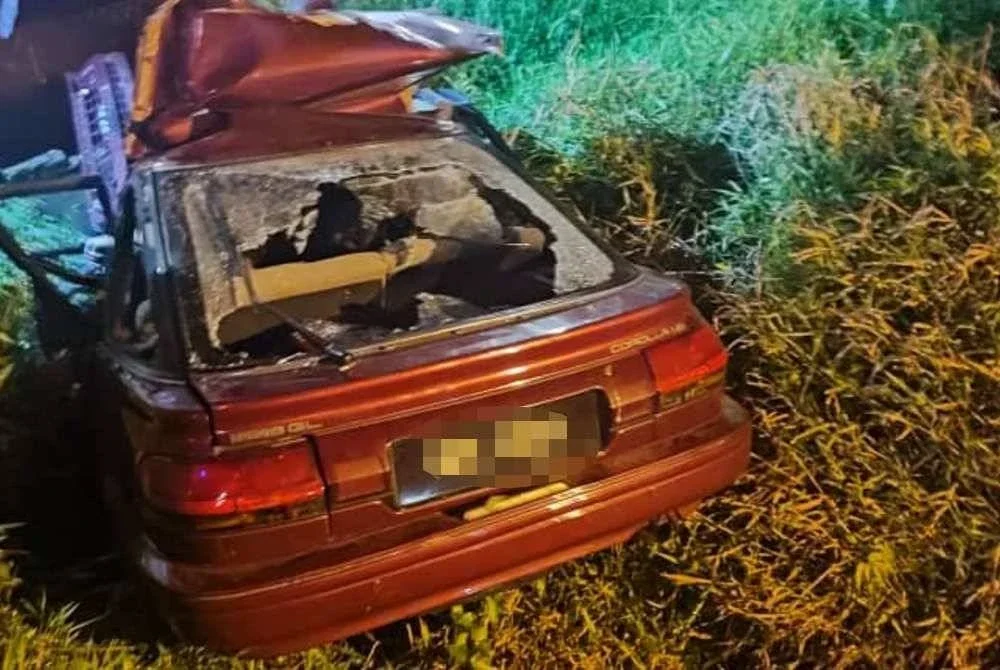 Keadaan kereta yang terlibat kemalangan di Jalan Sultan Suleiman Shah, Kuala Langat.