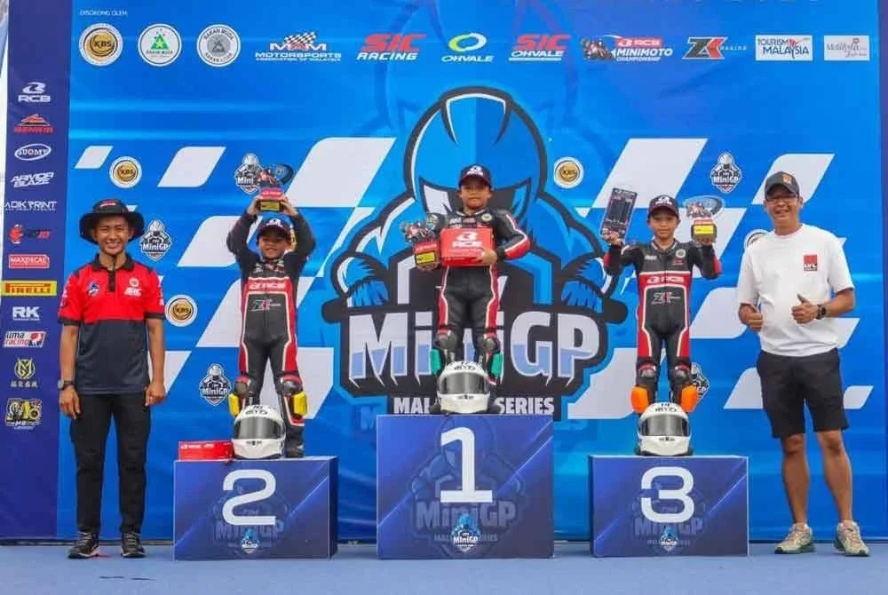 Wan Faith Mikael (tengah) mengungguli kedua-dua perlumbaan pada kejohanan Festival of Speed di Sepang baru-baru ini.