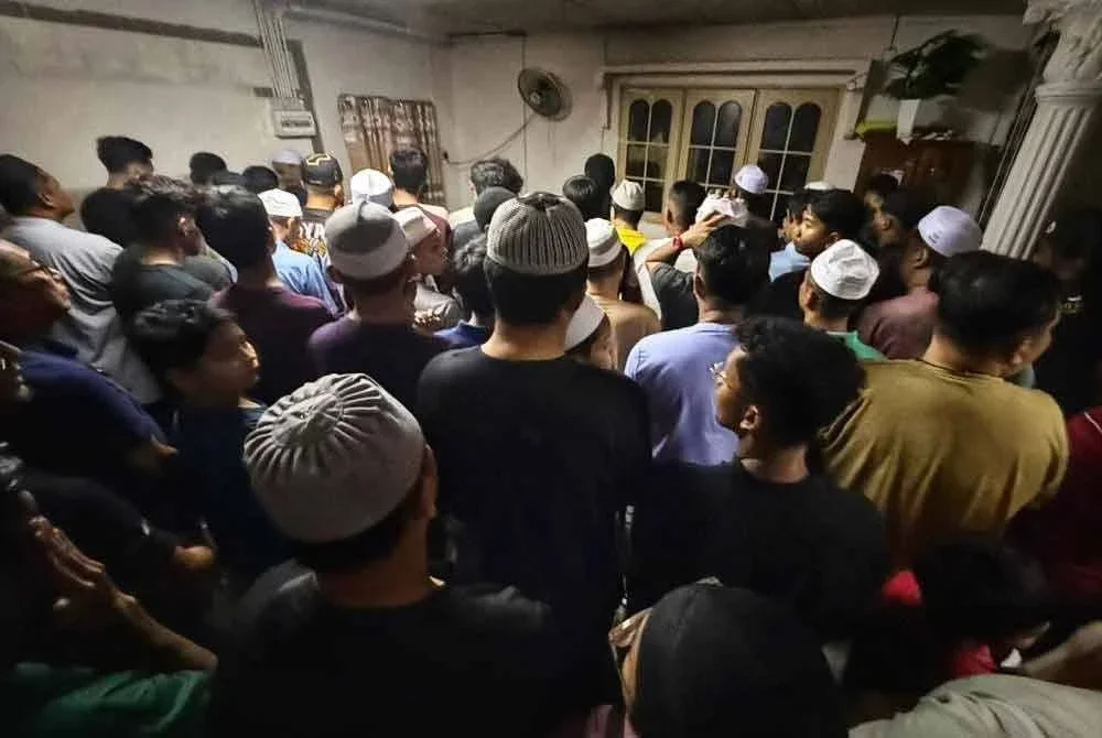 Jenazah Allahyarham Roslinawati disempurnakan di kediaman keluarganya di Felda Tementi, Bera.