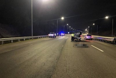 Mangsa yang merupakan pelajar Tingkatan Empat disahkan maut di lokasi kejadian.