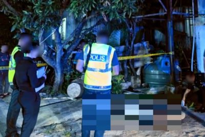 Mangsa ditemukan dalam keadaan tidak sedarkan diri dan berlumuran darah dipercayai terjatuh ketika membaiki tangki air di belakang sebuah rumah di Kampung Pasir Putih, Putatan.