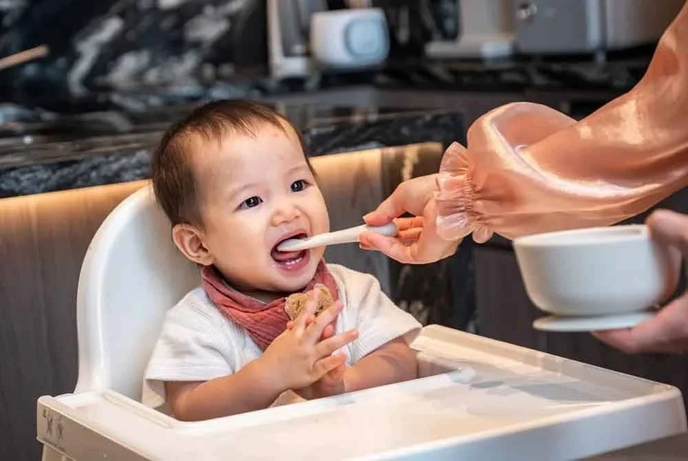 Faktor keselamatan dan elak risiko dikenakan tindakan perundangan punca banyak taska kini menolak perkhidmatan jaga bayi bawah umur setahun. - Gambar hiasan