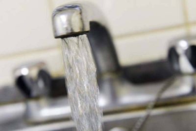 Naga air nyata dalam bentuk syarikat konsesi besar, kartel dan konglomerat yang menguasai pembangunan infrastruktur air. Gambar hiasan 