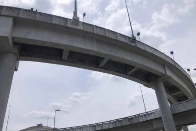 Reka bentuk lebuh raya itu telah memenuhi semua keperluan keselamatan yang ditetapkan.