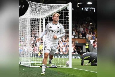 Smith Rowe meledak jaringan penyamaan buat Fulham yang mengikat United di Craven Cottage. FOTO AGENSI