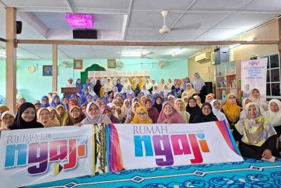 Bermula dengan kelas iqra, usaha komuniti Felcra Seberang Perak di Surau Al-Syukriah kini berkembang menjadi Rumah Ngaji rasmi dengan penglibatan lebih 120 peserta.