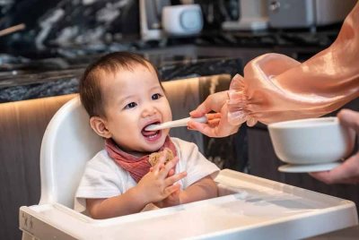 Faktor keselamatan dan elak risiko dikenakan tindakan perundangan punca banyak taska kini menolak perkhidmatan jaga bayi bawah umur setahun. - Gambar hiasan