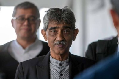Mahkamah Tinggi pada Isnin menolak tuntutan peguam Mohamed Haniff Khatri Abdulla sebanyak RM12.5 juta terhadap Parti Pribumi Bersatu Malaysia (Bersatu) dan tiga yang lain, memutuskan bahawa tiada asas kontrak untuk pembayaran. Foto Bernama