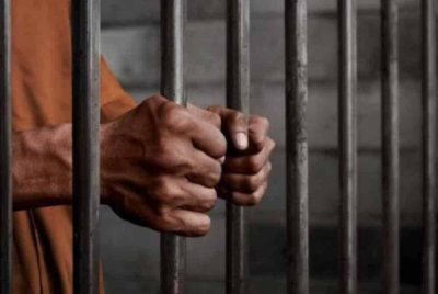 Seorang datuk dijatuhkan hukuman penjara 18 tahun dan 24 sebatan oleh Mahkamah Sesyen Sandakan pada Isnin, selepas mengaku bersalah merogol cucunya yang berusia 14 tahun hingga melahirkan anak.