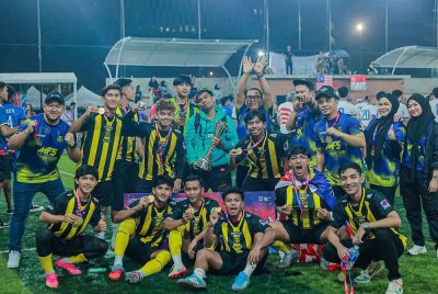 Pemain negara meraikan kejayaan muncul juara Kejohanan Empat Negara Asia 2025 di Jakarta, Indonesia. FOTO: Daun Kering Photography