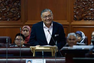 Shamsul Anuar ketika Mesyuarat Kedua, Penggal Keempat Parlimen ke-15 Persidangan Dewan Negara di Bangunan Parlimen pada Selasa. Foto Bernama