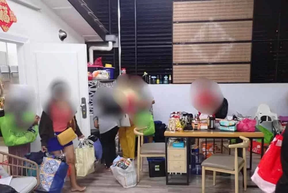 Sebahagian wanita Indonesia yang diselamatkan dalam serbuan di sebuah premis di Temerloh pada Ahad. Foto JIM Pahang