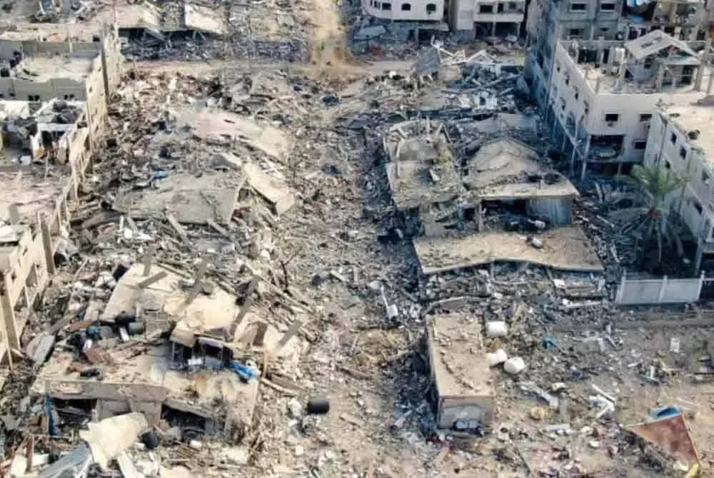 Perobohan secara sistematik oleh Israel memaksa 80 peratus penduduk Al Zeitoun berpindah ke kawasan barat atau utara Bandaraya Gaza. - Gambar hiasan