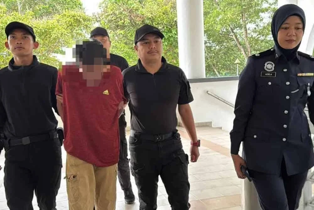 Seorang buruh binaan mengaku bersalah di Mahkamah Sesyen di sini atas 13 pertuduhan melakukan amang seksual dan rogol ke atas empat anak tiri bawah umur.