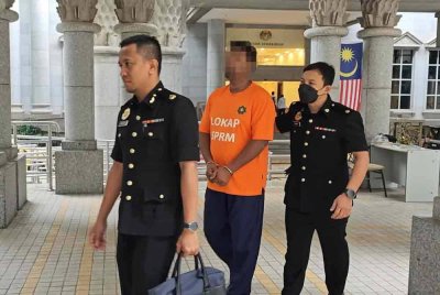 Seorang pengurus syarikat warga Bangladesh direman tujuh hari untuk siasatan kes mengemukakan dokumen yang mengandungi butir matan palsu bagi mendapatkan permit pekerja asing. Foto: SPRM