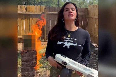 Gomez sengaja memburuk-burukkan imej Muslim. - Foto Agensi