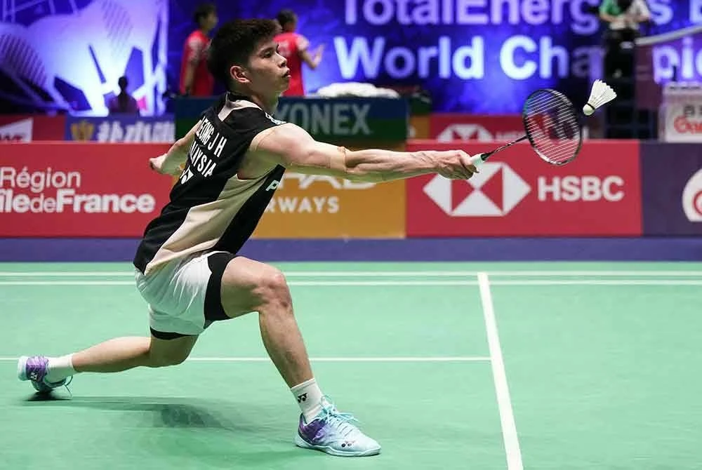 Jun Hao hampir mengejutkan Kenta Nishimoto sebelum tewas bermaruh kepada pemain Jepun itu di pusingan kedua Kejohanan Dunia di Paris.