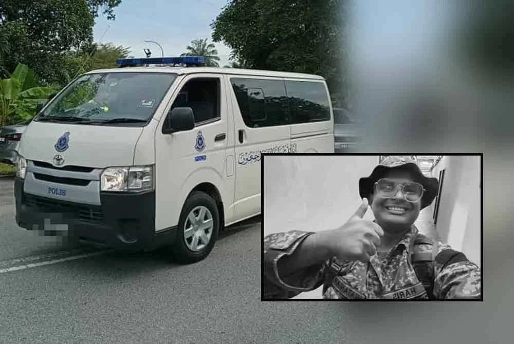 Jenazah pelatih Pasukan Latihan Pegawai Simpanan (Palapes), Allahyarham Syamsul Haris Shamsudin dibawa keluar dari Tanah Perkuburan Islam, Kampung Rinching Hulu, Semenyih, di sini pada Jumaat.