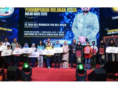 Barisan pemenang dan penerima saguhati Pertandingan Mewarna serta Melukis sempena penganjuran Karnival Siang Malam 2025 pada 25 Julai lalu yang ditaja oleh RISDA. 
