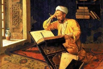 IMAM AS-SUYUTI memiliki keperibadian yang sederhana, baik hati, soleh, takut kepada ALLAH dan cukup dengan rezeki yang telah diterima.